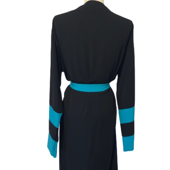 Robe-Style Abaya - Picture 4 of 4